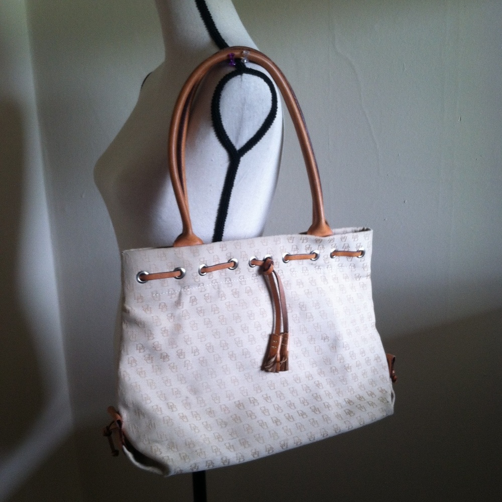 SOLD Dooney & Bourke Tulip Tassel Tote - Picture 1 of 5
